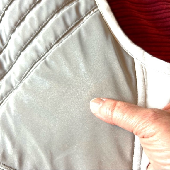 Alo Yoga Silver Reflective Puffer Vest. Probable Small. - Picture 12 of 16